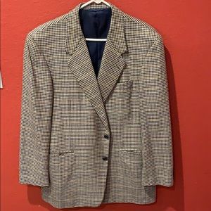 Beautiful houndstooth style blazer from Saks Fifth